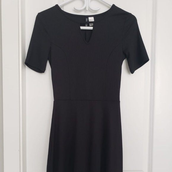 H & M BLACK DRESS - Picture 1 of 3